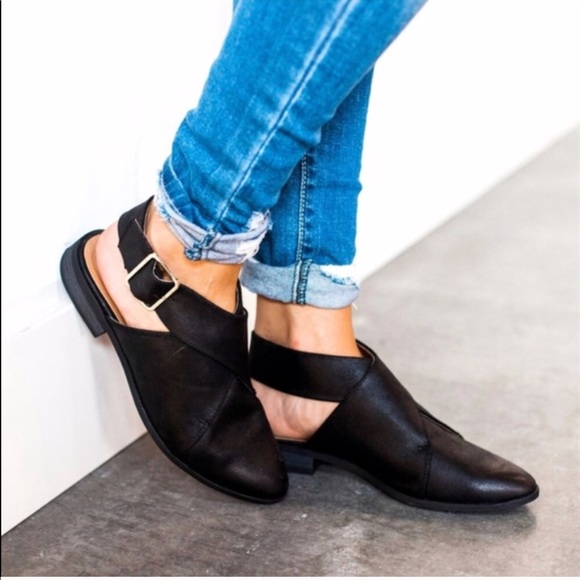 LAST 1🖤 black vegan leather wrap flat bootie - Picture 2 of 4